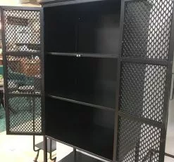 Musta Metallikaappi Denver -Default Template 4 musta metallikaapi patinoitu maalipinta denver sis lt