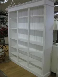 Kirjahylly Aada Ps376